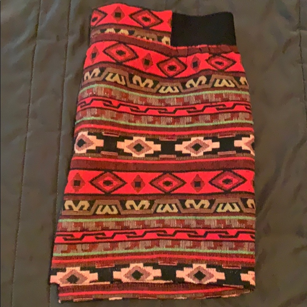 Super flattering aztech print skirt.